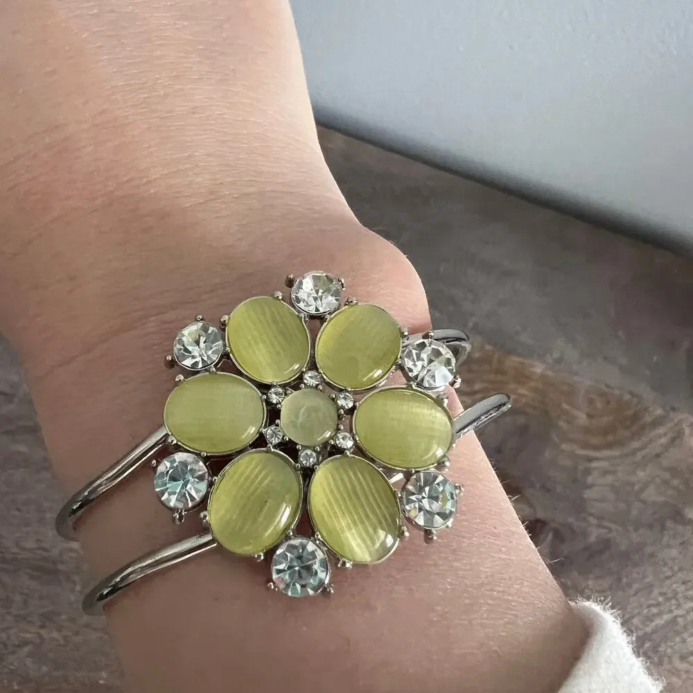 Silver and green rhinestone studded floral spring hinged cuff bracelet - Picture 4 of 7